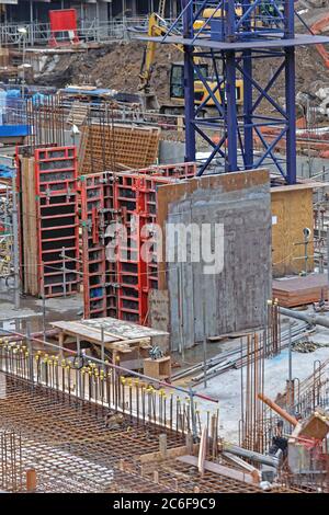 Impalcature di forme in calcestruzzo presso il cantiere di Londra Foto Stock