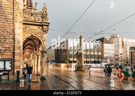 Brema, Germania - 5 agosto 2019: Antica piazza del mercato nel centro della città anseatica Foto Stock