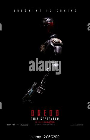 Dredd (2012) diretto da Pete Travis e con Karl Urban, Olivia Thirlby, Lena Headey e Rakie Ayola. Giudica Dredd e un rookie Anderson con abilità psichiche assumere un Signore della droga in Mega City One in questo impressionante adattamento 3D. Foto Stock