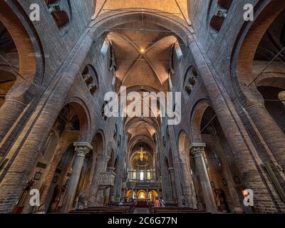 Interno della Cattedrale di Modena. Italia. Foto Stock