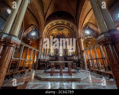 Interno della Cattedrale di Modena. Italia. Foto Stock