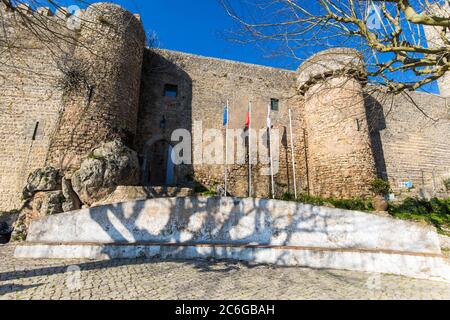 La piccola città di Obidos, Portogallo, che vanta un castello medievale Foto Stock