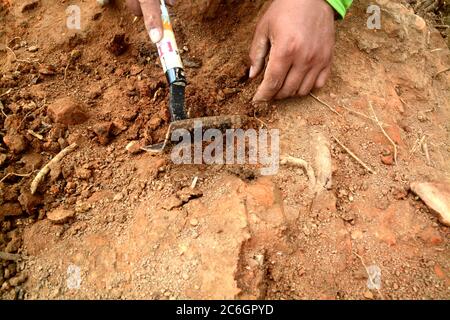 Gli scavi archeologici del sito Lingjiatan iniziano il 6 giugno, il sito occupa una superficie totale di quasi 400 metri quadrati e 6 box, e secondo Foto Stock