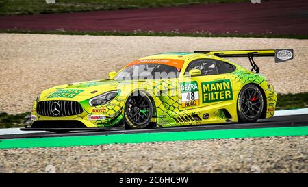 Oschersleben, Deutschland, 26 aprile 2019: Fabian Vettel guida una Mercedes-AMG GT3 durante una gara di auto GT MASTER alla Motorsport Arena di Oschersleben. Foto Stock