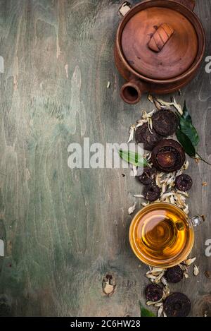 Diversi pigiati di tè cinese pu-erh Foto Stock