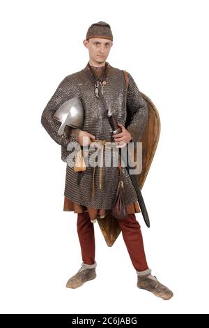 Cavaliere normanno vestito guerriero seconda metà del 11 ° secolo. Isolato su bianco Foto Stock