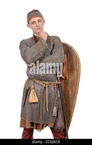 Cavaliere normanno vestito guerriero seconda metà del 11 ° secolo. Isolato su bianco Foto Stock