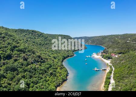 Una vista aerea del fiordo di Limski Kanal, Istria, Croazia Foto Stock