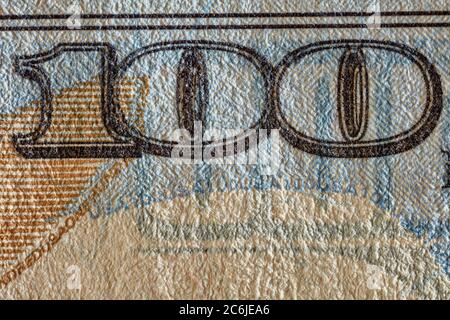 Numero 100 stampato sulla fronte della banconota da 100 USD (serie 2009 A). Foto Stock