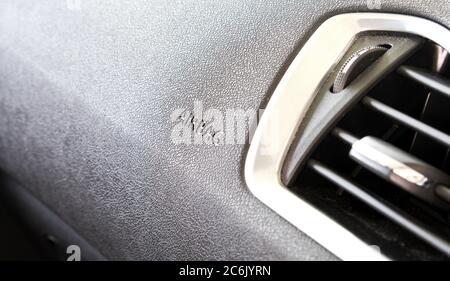 Airbag per segnale di sicurezza nella vettura. Primo piano Foto Stock