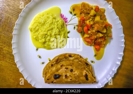 Cibo indiano delizioso, Roti sabji kheer Foto Stock