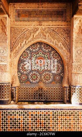 Fontana d'acqua nella Medina di Fes, Marocco Foto Stock