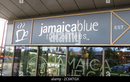 Rushden, Regno Unito. 9 luglio 2020. Giamaica Blue coffee shop visto al Rushden Lakes Complex. Credit: Keith Mayhew/SOPA Images/ZUMA Wire/Alamy Live News Foto Stock