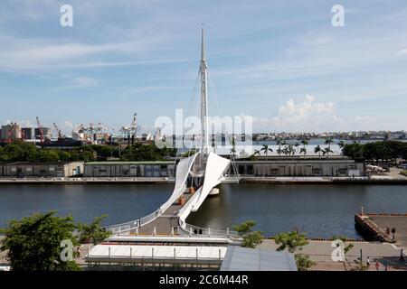 Ponte di rotazione orizzontale, porta Kaohsiung Foto Stock