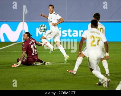 Madrid, Spagna. 10 luglio 2020. Lucas Vazquez del Real Madrid CF visto in azione durante la gara di la Liga 35 tra Real Madrid e Deportivo Alaves alla Sportcity di Valdebebas a Madrid.(Punteggio finale; Real Madrid 2:0 Deportivo Alaves) Credit: SOPA Images Limited/Alamy Live News Foto Stock