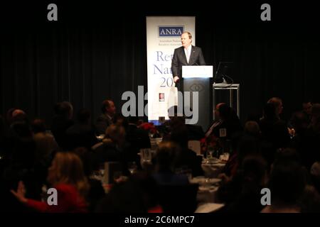 L'on. Peter Costello AC dà il suo indirizzo al sesto pranzo al dettaglio al Sofitel Wentworth, Sydney. Foto Stock