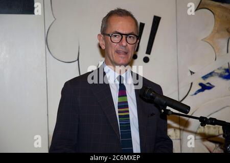 Direttore della Galleria d'Arte del NSW, il dottor Michael Brand, in occasione dell'annuncio del vincitore della borsa di studio Brett Whiteley Travelling Arts 2014 Foto Stock