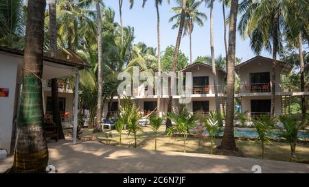 Morjim, India 14 dicembre 2019: Costruire una casa. Casa moderna in Goa indiano. Edificio residenziale nei tropici Foto Stock