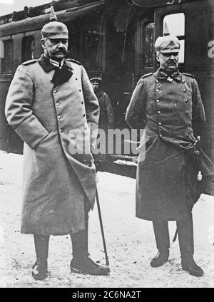 Paul von Hindenburg (1847-1934), e Erich Friedrich Wilhelm Ludendorff (1865-1937) ca. 1910-1915 Foto Stock