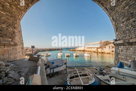 Marsiglia, Francia, la Corniche. Vista sulla valle Auffes. Foto Stock