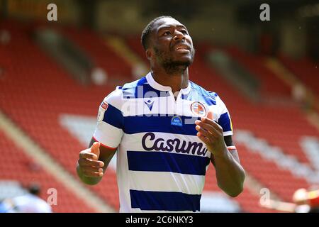 Londra, Regno Unito. 11 Luglio 2020. Yakou Meite di leggere ilooks sopra. EFL Skybet Championship match, Charlton Athletic v Reading at the Valley in London sabato 11 luglio 2020. Questa immagine può essere utilizzata solo per scopi editoriali. Solo per uso editoriale, licenza richiesta per uso commerciale. Non si può usare nelle scommesse, nei giochi o nelle pubblicazioni di un singolo club/campionato/giocatore. pic by Steffan Bowen/Andrew Orchard sports photography/Alamy Live news Credit: Andrew Orchard sports photography/Alamy Live News Foto Stock
