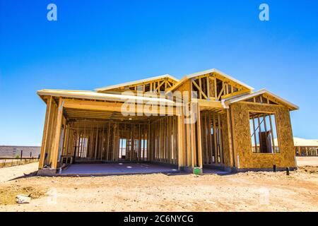 Fase di incorniciatura di nuova casa in costruzione Foto Stock