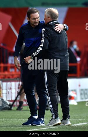 Il manager del Chelsea Frank Lampard saluta il manager di Sheffield United Chris Wilder dopo il fischio finale durante la partita della Premier League a Bramall Lane, Sheffield. Foto Stock