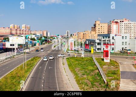 ULAANBAATAR, IN MONGOLIA - Luglio 12, 2016: Ulaanbaatar anche Ulan Bator antenna vista panoramica da Zaisan Memorial. Ulaanbaatar è una capitale della Mongolia wi Foto Stock