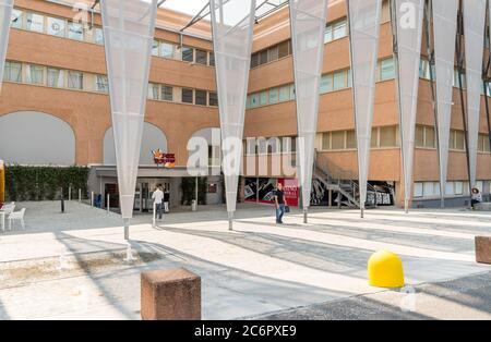 Mendrisio, Ticino, Svizzera - 8 settembre 2017: L'ingresso del FoxTown, il più grande centro outlet di fabbrica del Sud Europa, si trova i Foto Stock