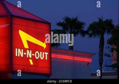 Famoso in-N-out Burger vicino all'aeroporto internazionale di Los Angeles (LAX), Winchester CA Foto Stock
