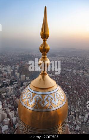 Abraj al Bait, Arabia Saudita, cupola dorata di Makkah Foto Stock