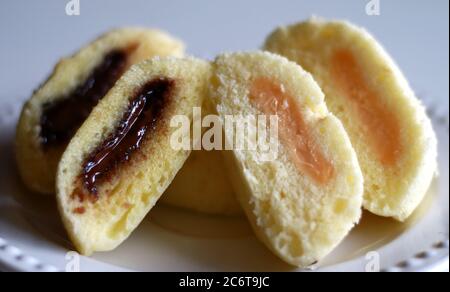 Bakpia al vapore o kukus bakpia da Yogyakarta, Indonesia. Foto Stock