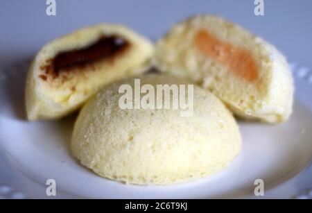 Bakpia al vapore o kukus bakpia da Yogyakarta, Indonesia. Foto Stock