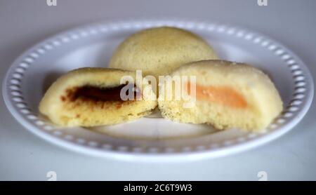 Bakpia al vapore o kukus bakpia da Yogyakarta, Indonesia. Foto Stock