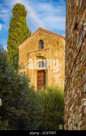 San Salvatore medievale chiesa romanica, eretta nel 12 ° secolo in Isola maggiore (Grande Isola) del Lago Trasimeno Foto Stock