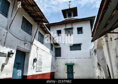 Fort Kochi, India - 2020 giugno: Facciata della Sinagoga Pardesi a Fort Kochi il 20 giugno 2020 a Kerala, India. Foto Stock