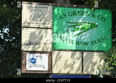 A S Green & Co presso la Rook Row Farm di Mathon, vicino a Malvern, Herefordshire, dove sono stati confermati 73 casi positivi di coronavirus. Foto Stock