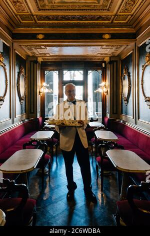 Interni, Sala degli Uomini Illucri, caffe Florian, Procuratie nuove, Piazza San Marco, Venezia, Veneto, Italia Foto Stock