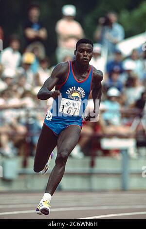 Carl Lewis (USA) si è disputato nel 1988 alle prove olimpiche e di squadra Foto Stock