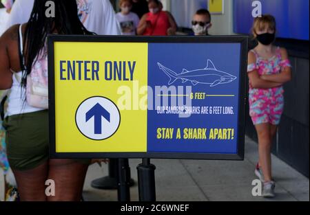 Virginia Beach, U.S.A - 30 Giugno 2020 - l'insegna d'ingresso al Virginia Aquarium e al Marine Science Center Foto Stock