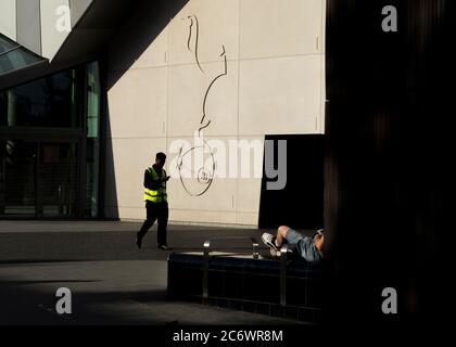 LONDRA, REGNO UNITO. 12 LUGLIO. Una vista generale dell'esterno dello stadio durante la partita della Premier League tra Tottenham Hotspur e Arsenal al Tottenham Hotspur Stadium, Londra (Credit: Jacques Feeney | MI News) Credit: MI News & Sport /Alamy Live News Foto Stock