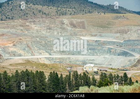 Un'attività mineraria a cielo aperto nel Montana, USA Foto Stock