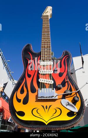 Chitarra Hard Rock Cafe a CityWalk, Universal Studios Hollywood, Los Angeles, California, USA, Nord America Foto Stock