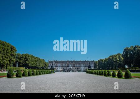 Vista del Neues Schloss Herrenchiemsee (palazzo). Basato sullo stile di Versailles. Architettura barocca. Iniziato da Re Ludwig II. Foto Stock