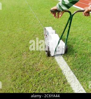Vernice per marcatura campo sportivo Foto Stock