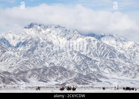 Scene di un villaggio Kok Boru match nel Chuy Oblast di Kirghizistan vicino capitale Bishkek. Foto Stock