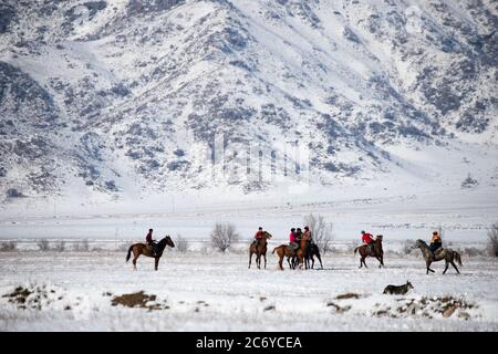 Scene di un villaggio Kok Boru match nel Chuy Oblast di Kirghizistan vicino capitale Bishkek. Foto Stock