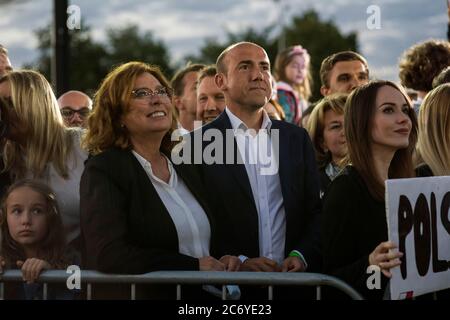 Varsavia, Polonia. 12 luglio 2020. Malgorzata Kidawa Blonska e Borys Budka il leader del partito piattaforma Civica (PO) partecipano alle elezioni notturne. Notte delle elezioni del sindaco di Varsavia Rafal Trzaskowski dalla piattaforma Civica e annuncio preliminare dei risultati nel secondo turno delle elezioni presidenziali in Polonia. Il sondaggio preliminare di uscita dopo la chiusura dei seggi elettorali, ha mostrato la vittoria di Andrzej Duda con il 50.4% dei voti, Rafal Trzaskowski ha segnato 49, 6%. I risultati ufficiali saranno annunciati circa martedì 14 luglio. Credit: SOPA Images Limited/Alamy Live News Foto Stock