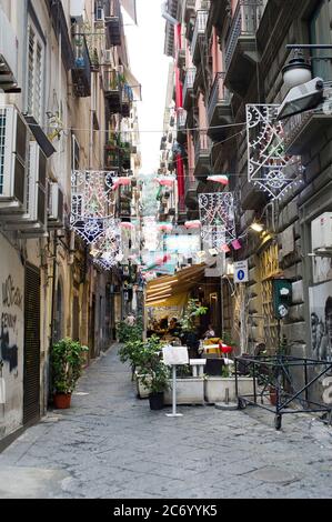 Europa, Italia, Campania, Napoli, via Montecarrese nel distretto di Montecalvario Foto Stock