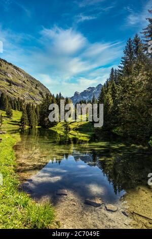 Lago delle fontane, regione Chablais, alta Savoia, Auvergne-Rodano-Alpi, Francia Foto Stock